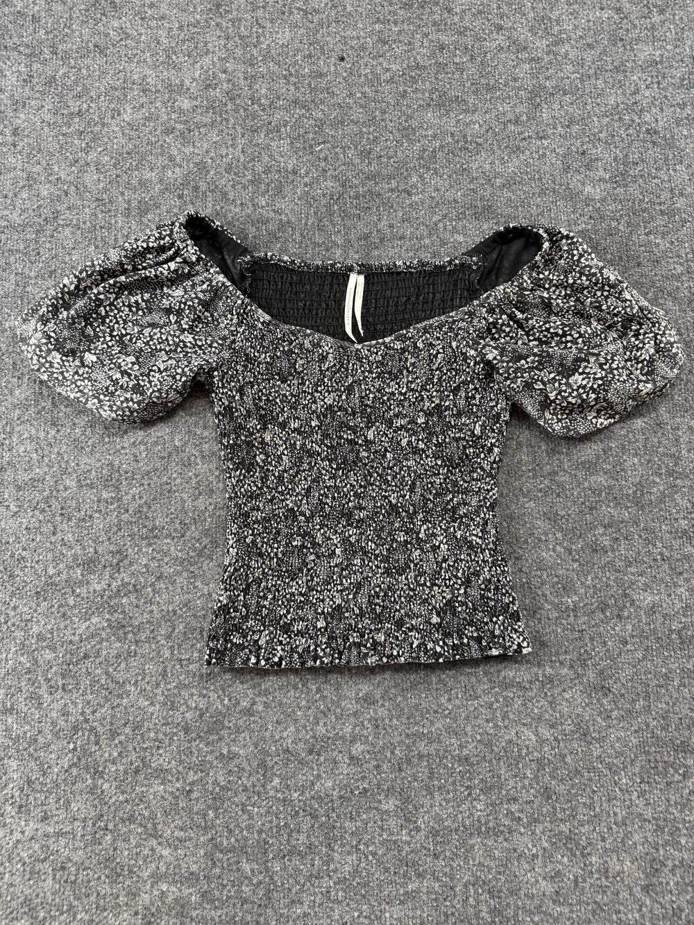 By Anthropologie Blouse Womens XS Black Floral Smocked Puff Sleeve Crop Top